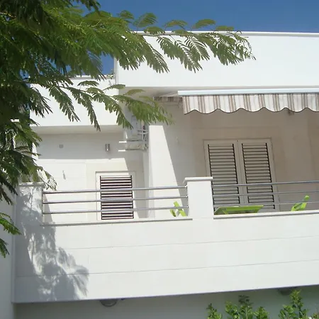 Niana With Heated Seawater Swimingpool Apartment Donji Okrug (Ciovo)