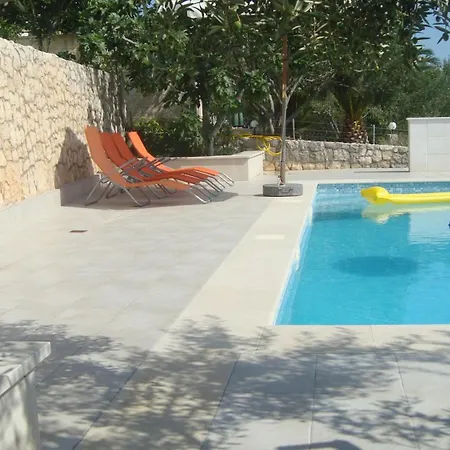 Apartment Niana With Heated Seawater Swimingpool Donji Okrug (Ciovo)