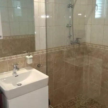 Niana With Heated Seawater Swimingpool Apartment *
