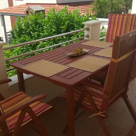 Niana With Heated Seawater Swimingpool Apartment *