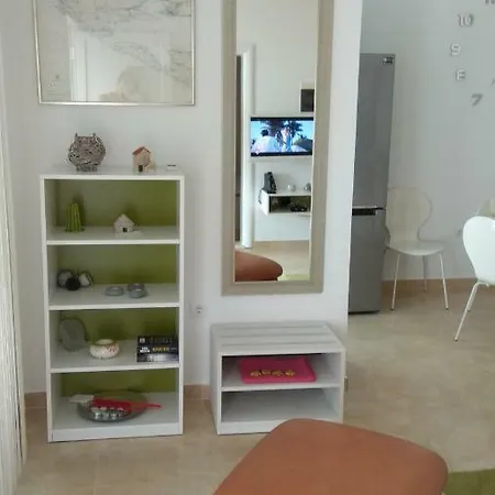 Apartment Niana With Heated Seawater Swimingpool Donji Okrug (Ciovo)