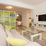 Apartment Niana With Heated Swimingpool