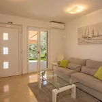 Niana With Heated Swimingpool Apartment