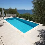 Apartment Niana With Heated Swimingpool Donji Okrug (Ciovo)