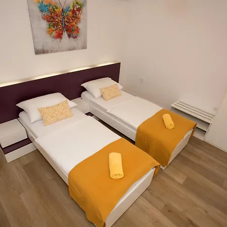 Апартаменты Niana With Heated Swimingpool Округ-Доньи