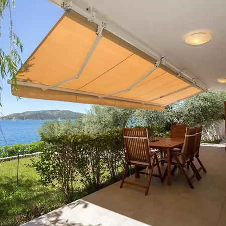 Niana With Heated Swimingpool Apartment *